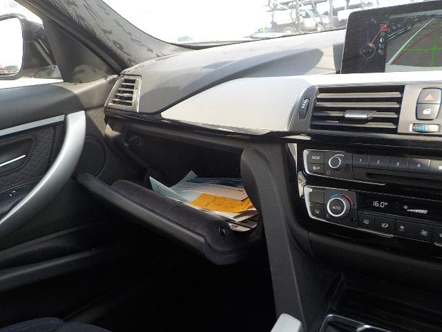 BMW 3 SERIES 2016 Image 19