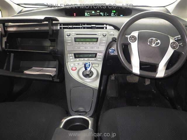 TOYOTA PRIUS PHV 2012 Image 6