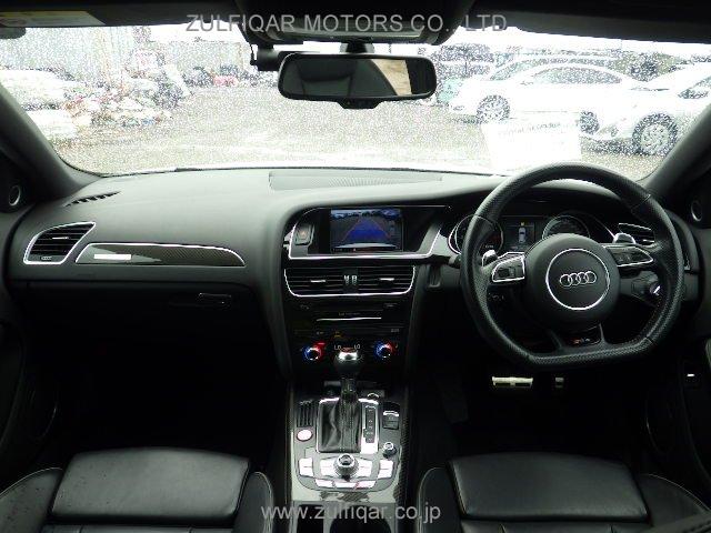 AUDI RS4 2013 Image 21