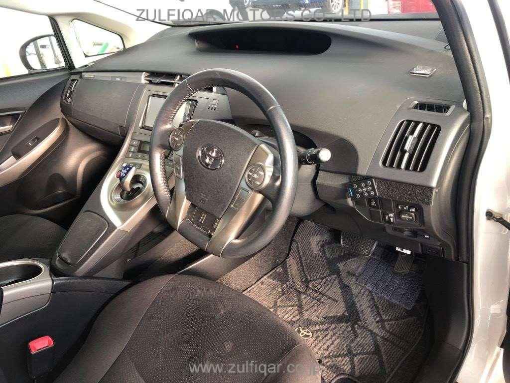 TOYOTA PRIUS PHV 2013 Image 5