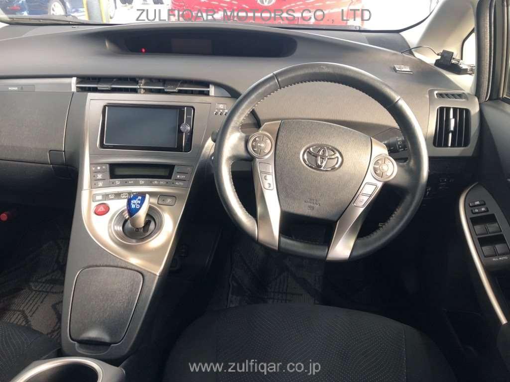 TOYOTA PRIUS PHV 2013 Image 6