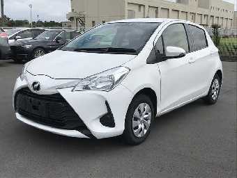 TOYOTA VITZ 2019 Image 13