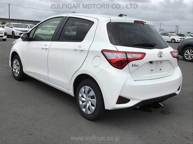 TOYOTA VITZ 2019 Image 21