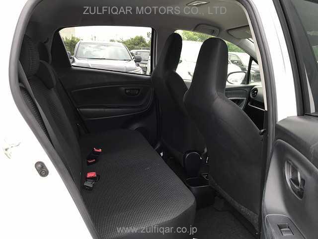 TOYOTA VITZ 2019 Image 24