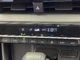 TOYOTA NOAH 2022 Image 21