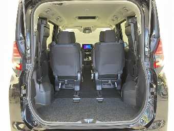 TOYOTA NOAH 2022 Image 27