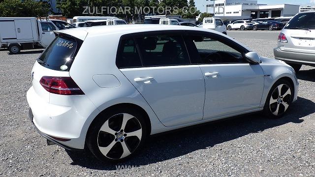 VOLKSWAGEN GOLF GTI 2014 Image 10