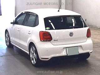 VOLKSWAGEN POLO 2011 Image 2