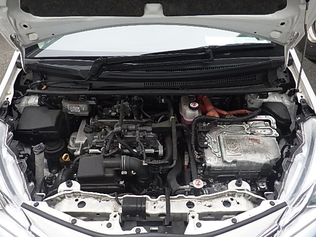 TOYOTA VITZ 2019 Image 19