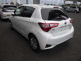 TOYOTA VITZ 2019 Image 7