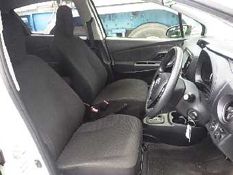 TOYOTA VITZ 2019 Image 9