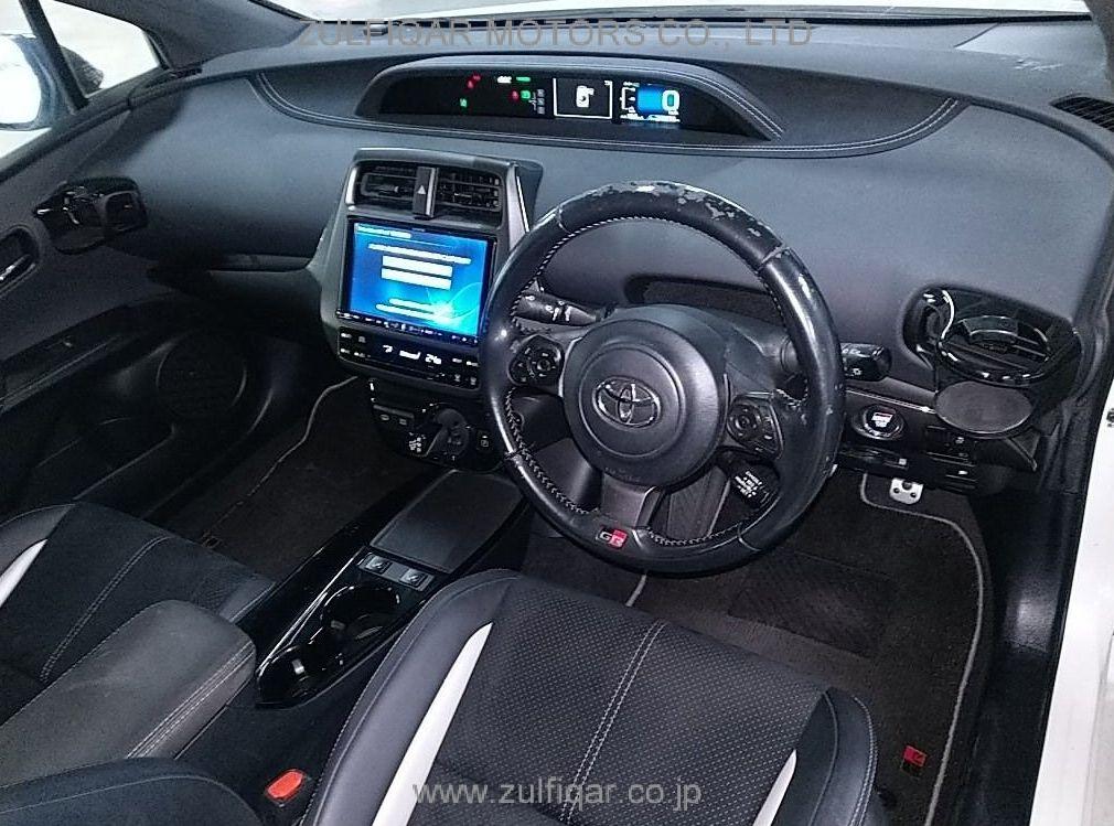 TOYOTA PRIUS PHV 2019 Image 3