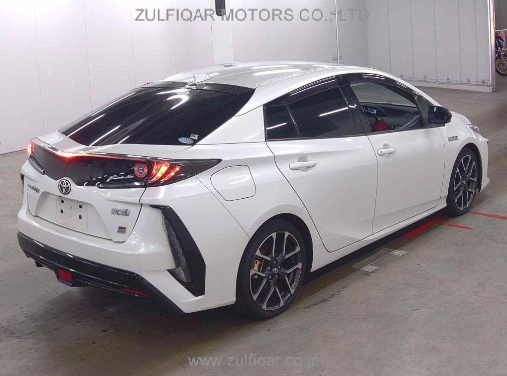 TOYOTA PRIUS PHV 2019 Image 5