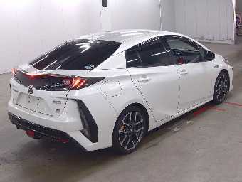 TOYOTA PRIUS PHV 2019 Image 5