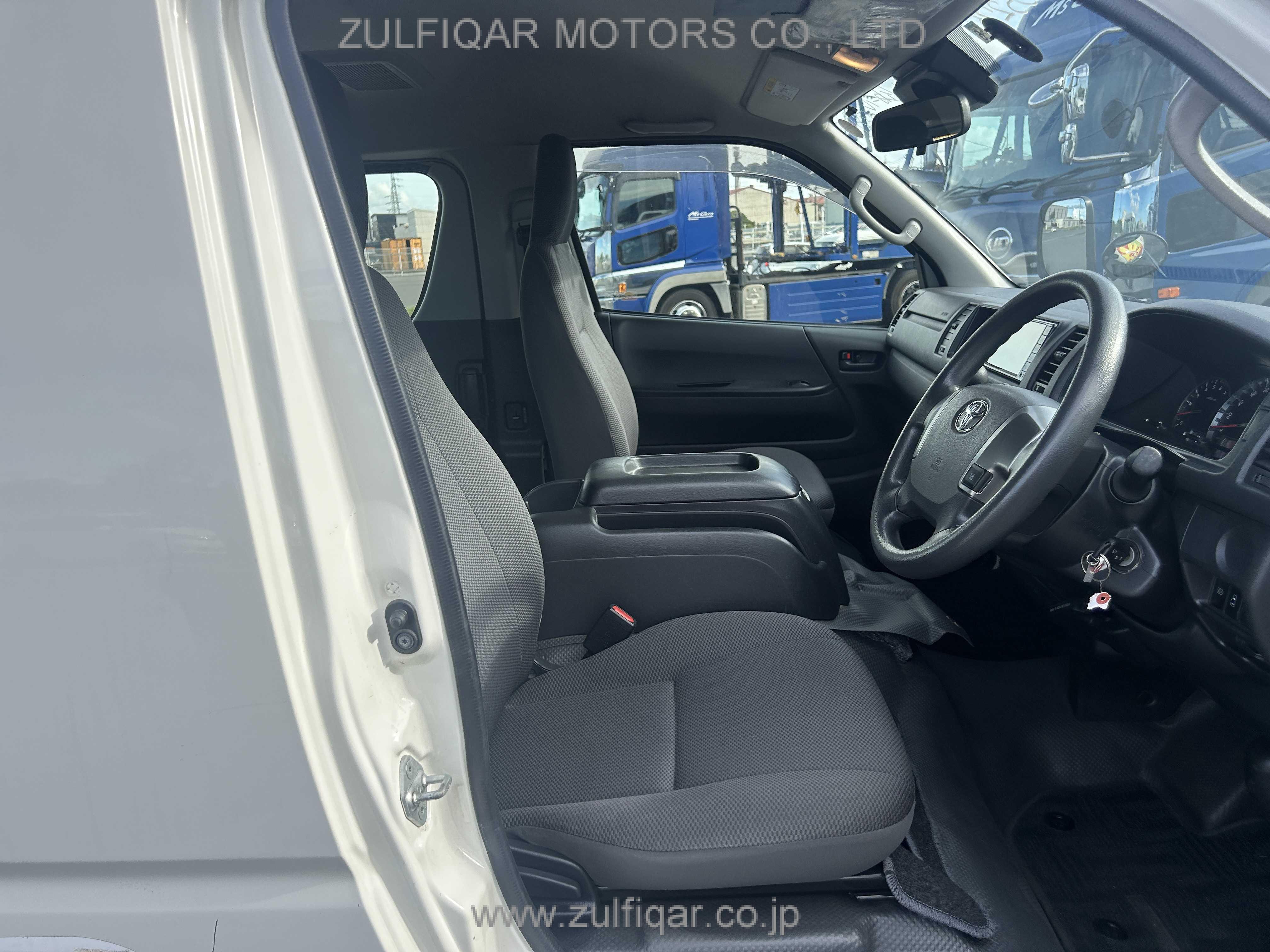 TOYOTA HIACE WAGON 2018 Image 12