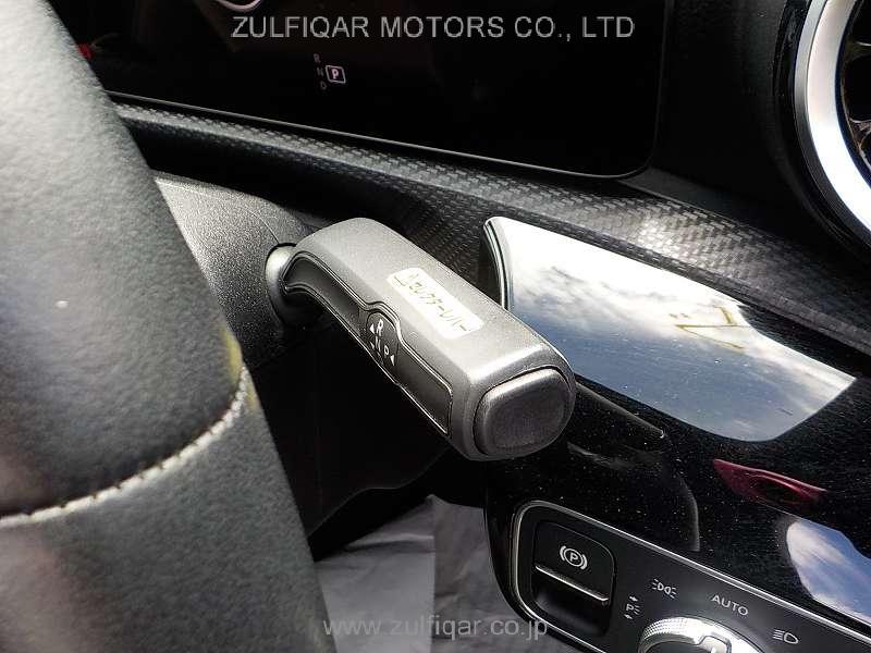 MERCEDES BENZ A CLASS 2020 Image 25