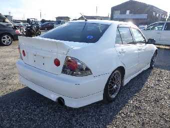 TOYOTA ALTEZZA 2000 Image 2