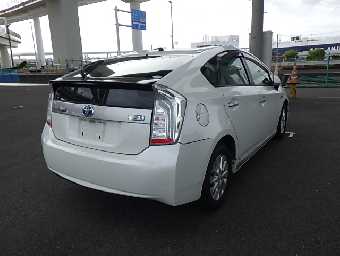 TOYOTA PRIUS PHV 2014 Image 9