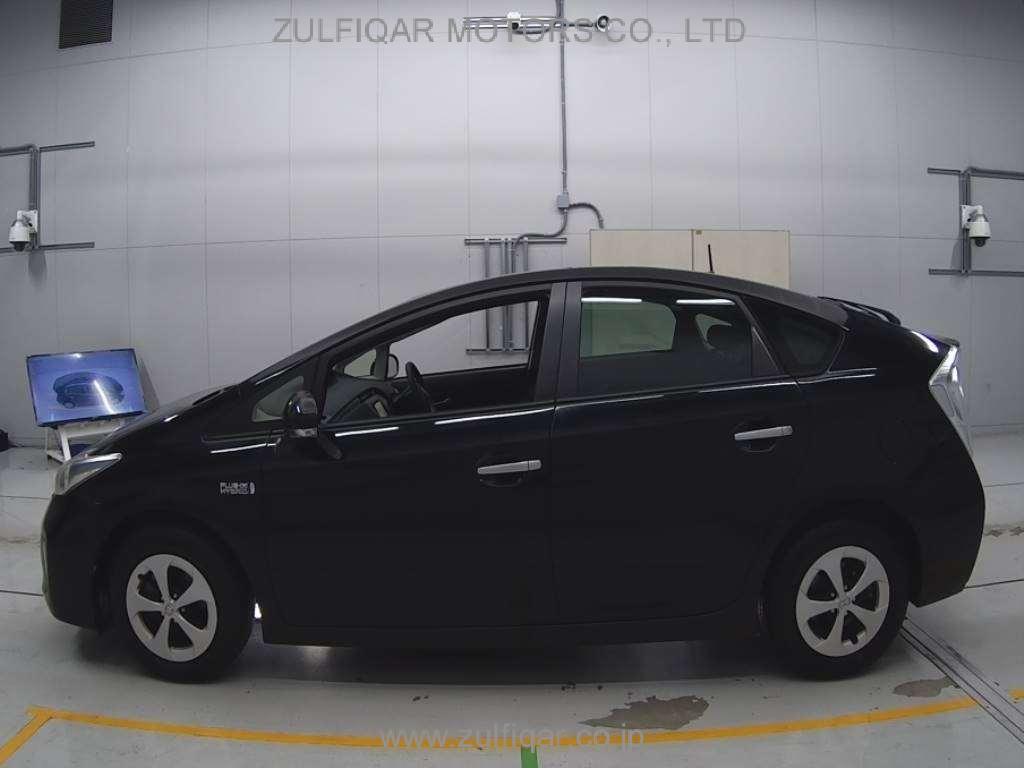 TOYOTA PRIUS PHV 2012 Image 4