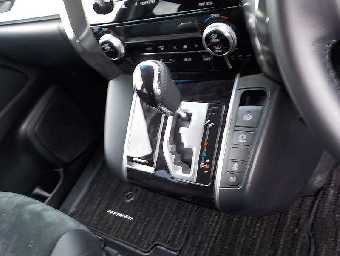 TOYOTA ALPHARD 2022 Image 13