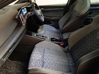 VOLKSWAGEN GOLF VARIANT 2022 Image 32