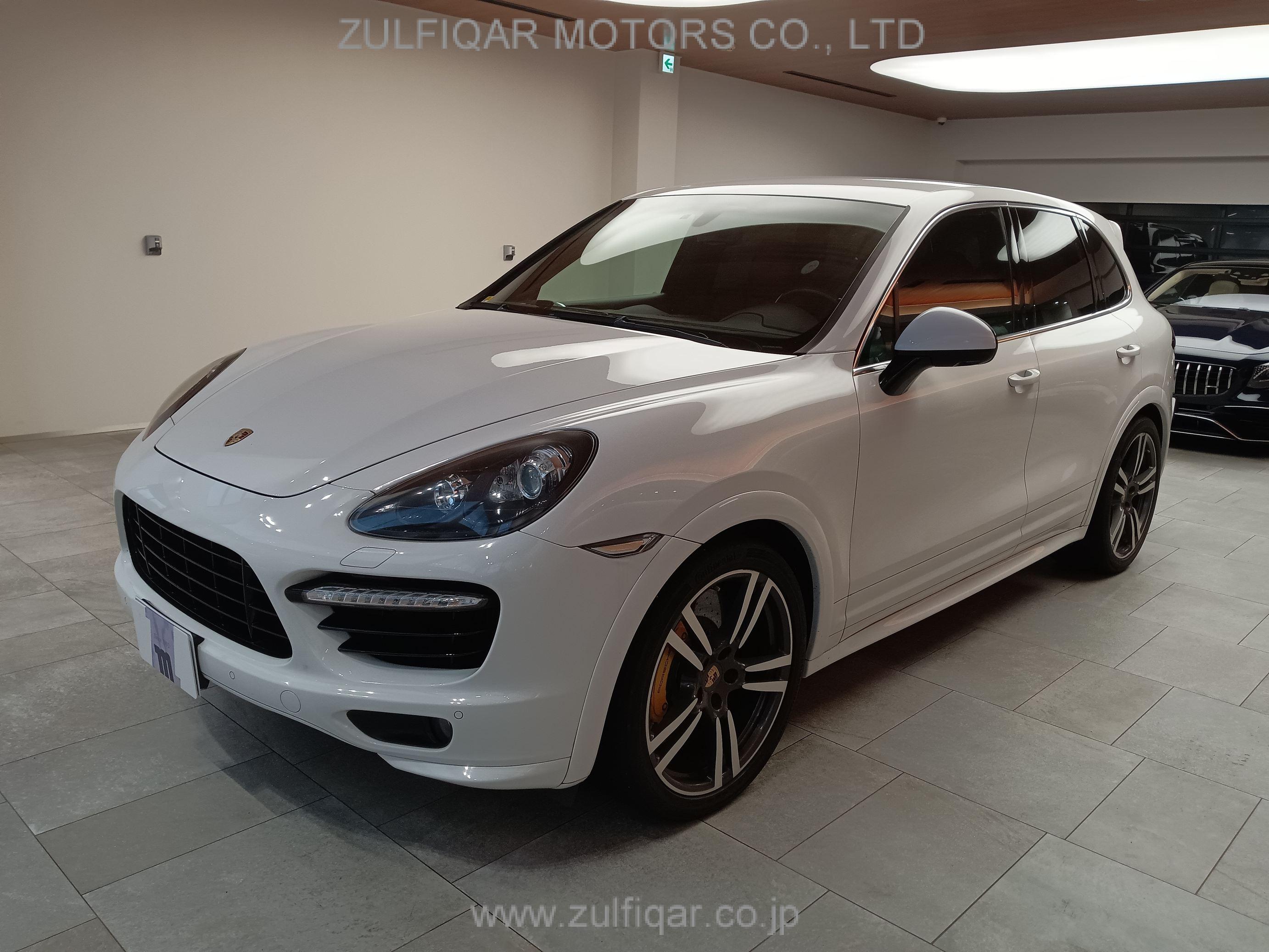 PORSCHE CAYENNE 2013 Image 1