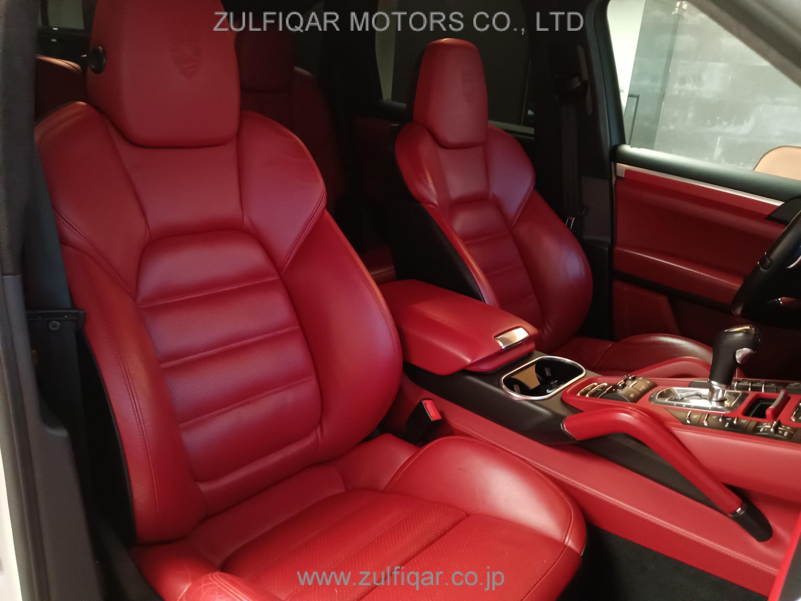 PORSCHE CAYENNE 2013 Image 32