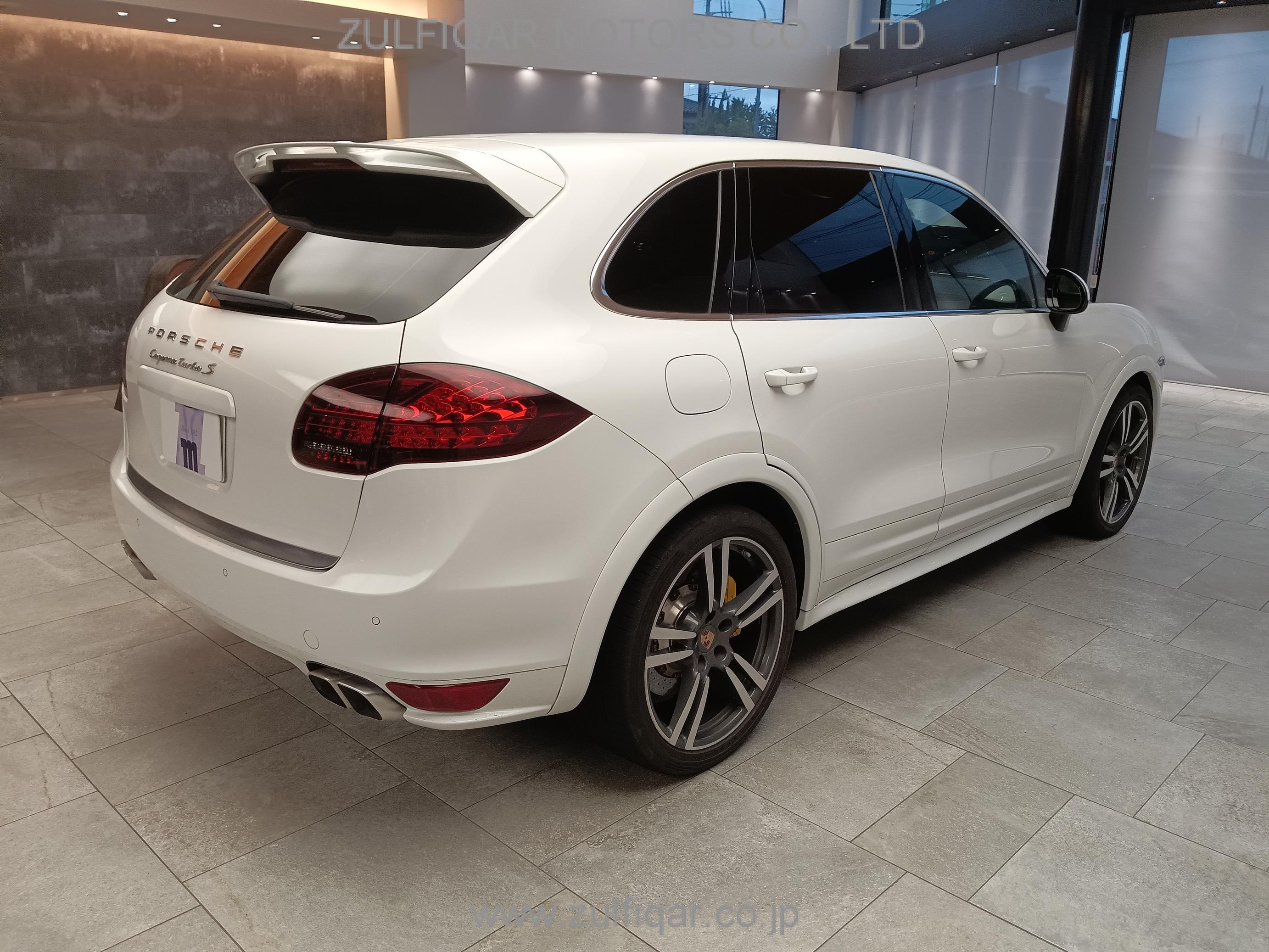 PORSCHE CAYENNE 2013 Image 7