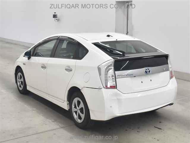 TOYOTA PRIUS PHV 2013 Image 2