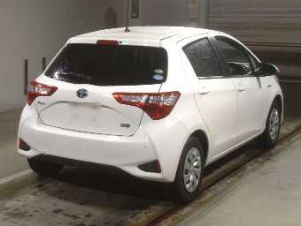 TOYOTA VITZ 2019 Image 2