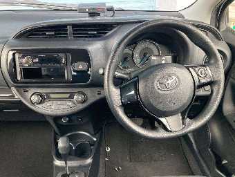 TOYOTA VITZ 2019 Image 6