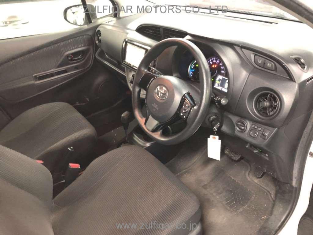 TOYOTA VITZ 2019 Image 5