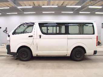 TOYOTA HIACE 2013 Image 4