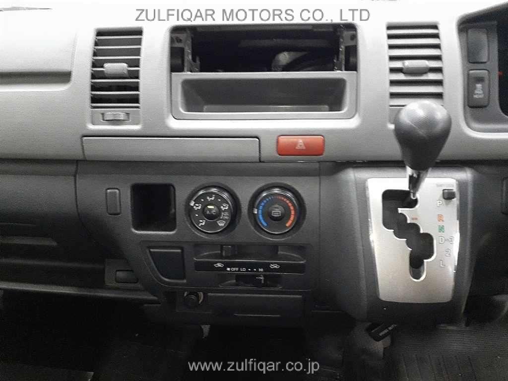 TOYOTA HIACE 2013 Image 9