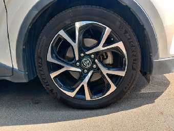 TOYOTA C-HR 2017 Image 4