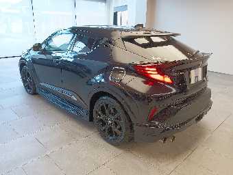 TOYOTA C-HR 2022 Image 9