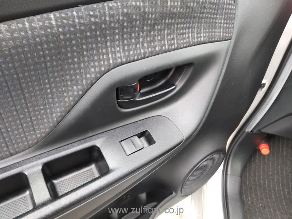 TOYOTA VITZ 2019 Image 11