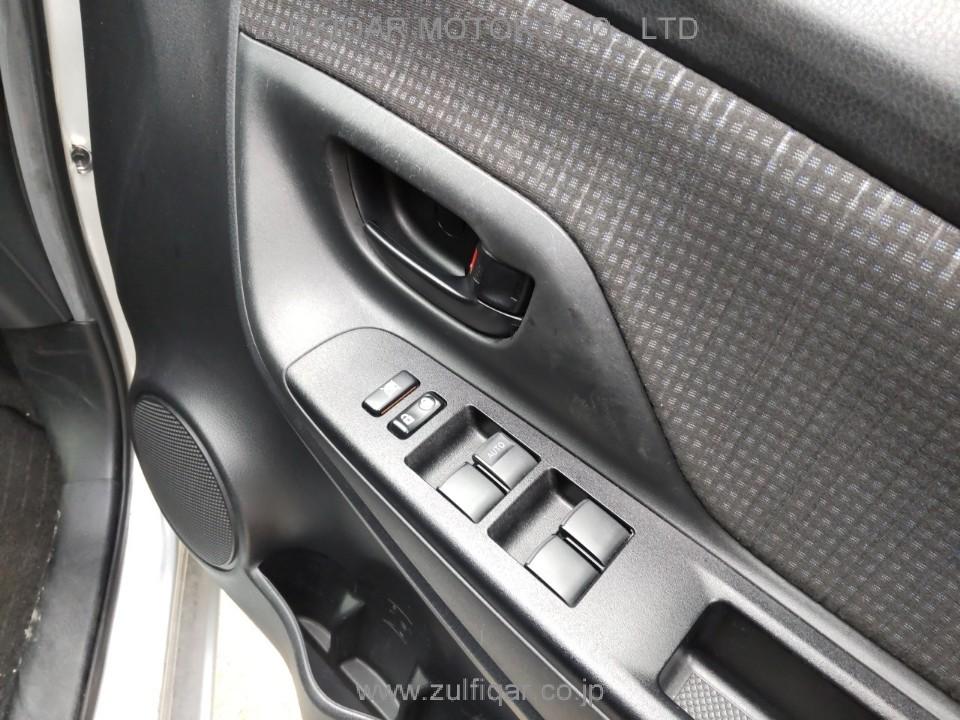 TOYOTA VITZ 2019 Image 12