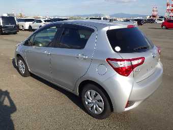 TOYOTA VITZ 2019 Image 11