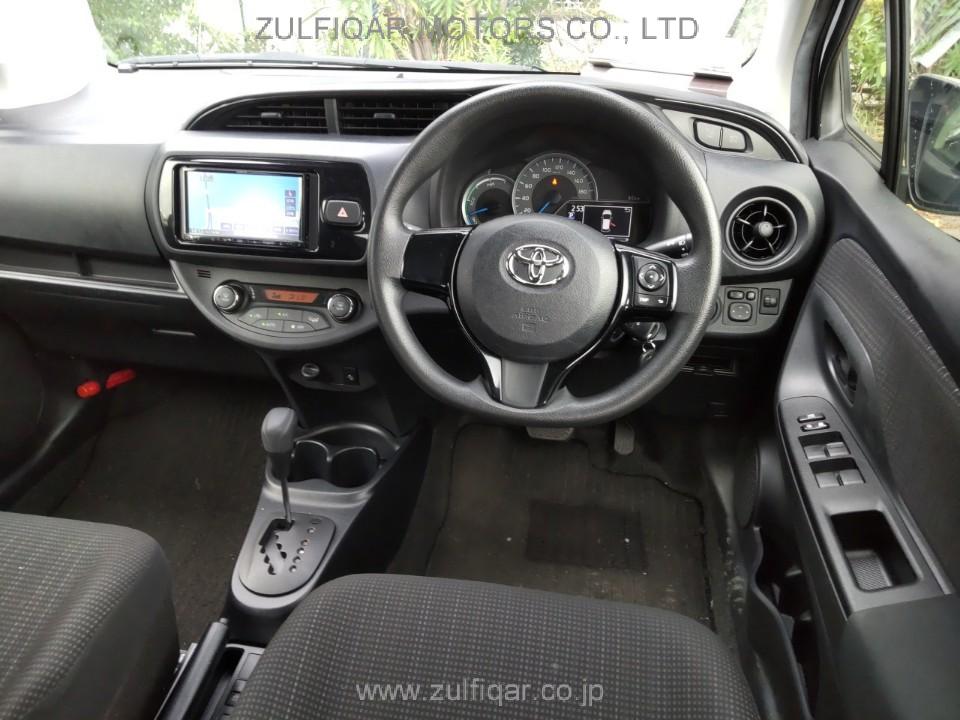 TOYOTA VITZ 2019 Image 8