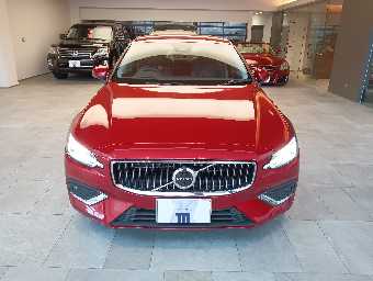VOLVO S60 2023 Image 2