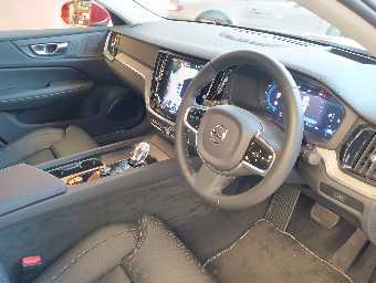 VOLVO S60 2023 Image 18