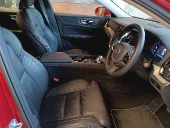 VOLVO S60 2023 Image 19