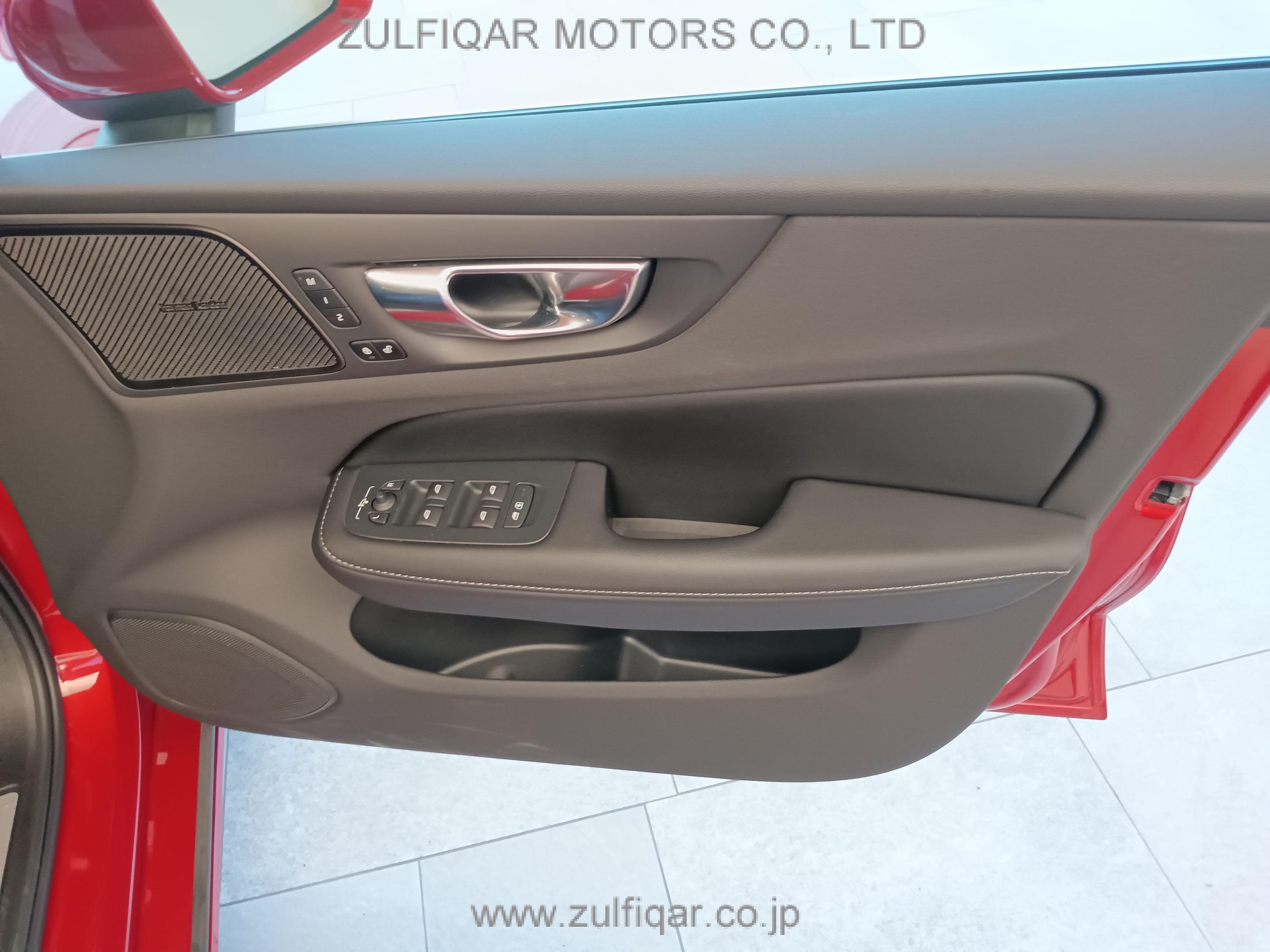 VOLVO S60 2023 Image 29