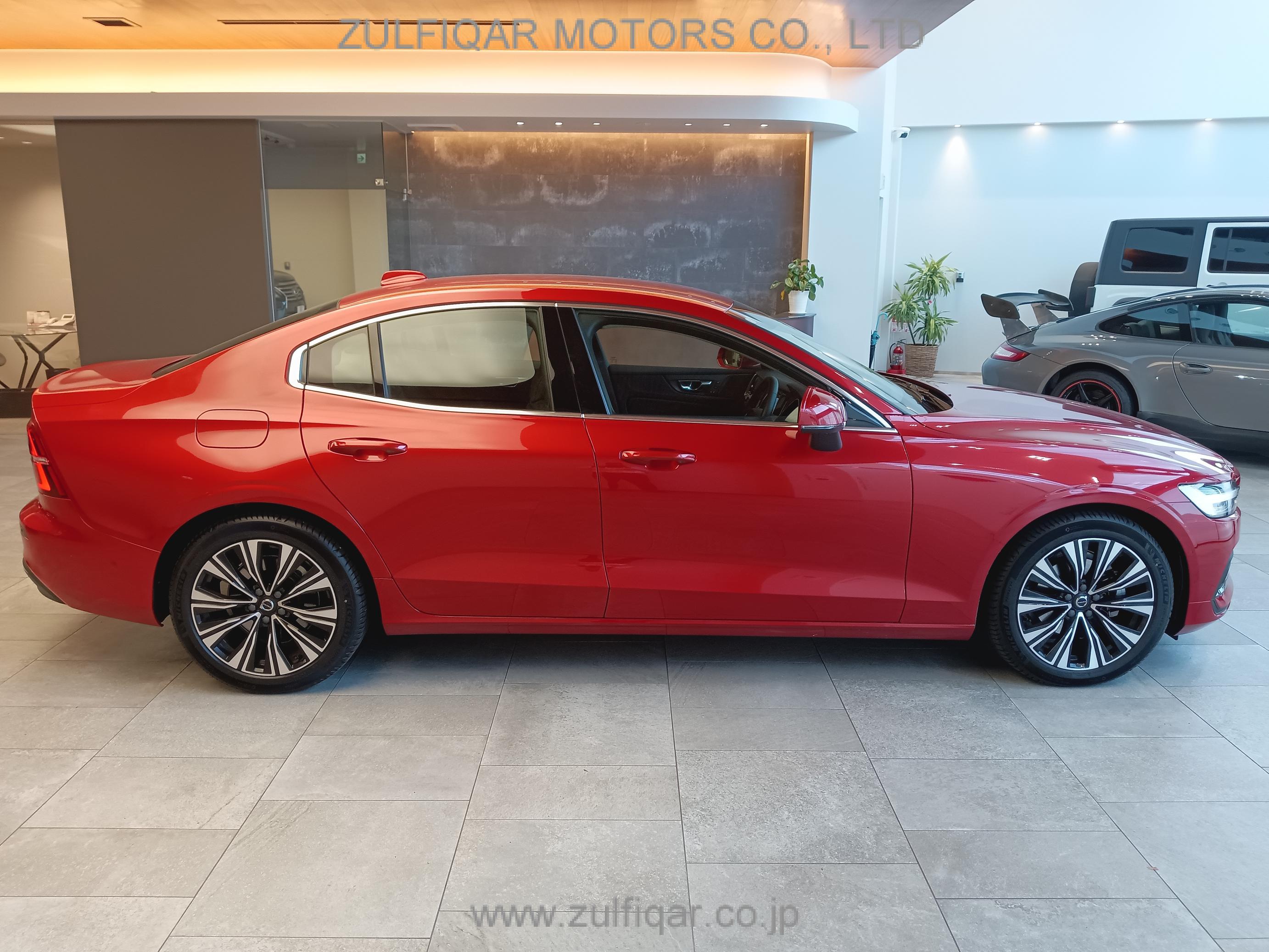 VOLVO S60 2023 Image 4