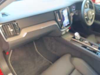 VOLVO S60 2023 Image 28