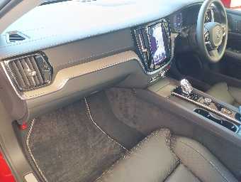 VOLVO S60 2023 Image 29
