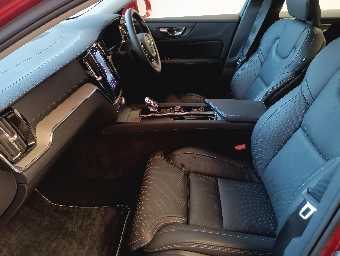 VOLVO S60 2023 Image 30