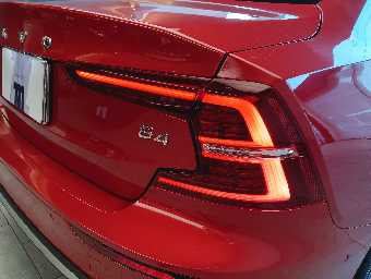VOLVO S60 2023 Image 36