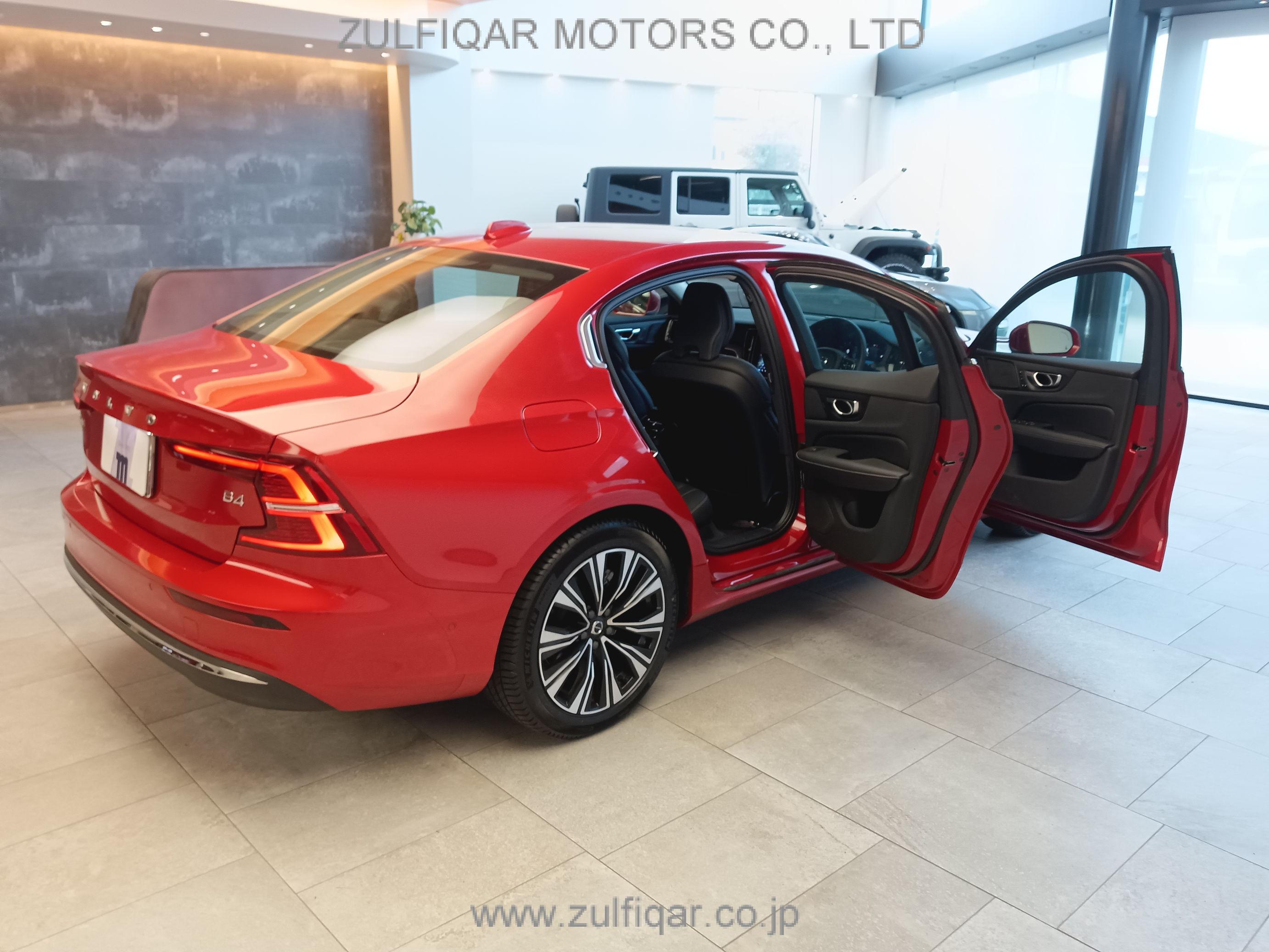 VOLVO S60 2023 Image 6